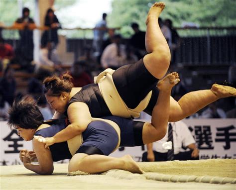 女性 相撲 観戦 有名人 今日 - なぜ女性が相撲観戦に熱中するのか？